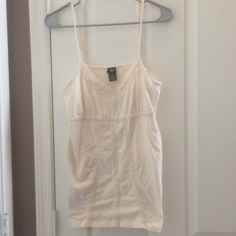 FINAL MARKDOWN Charming cami style top medium